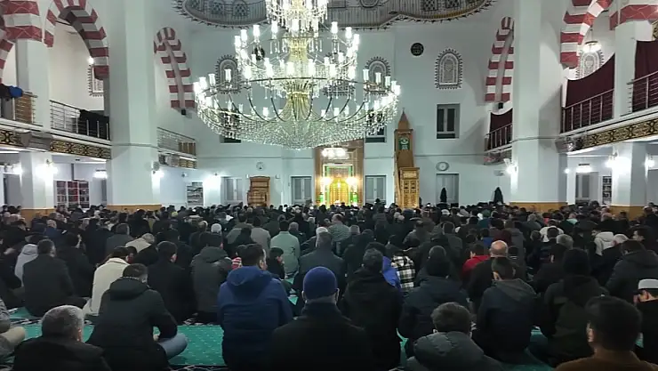 Erciş'te Miraç Kandili manevi coşkuyla idrak edildi