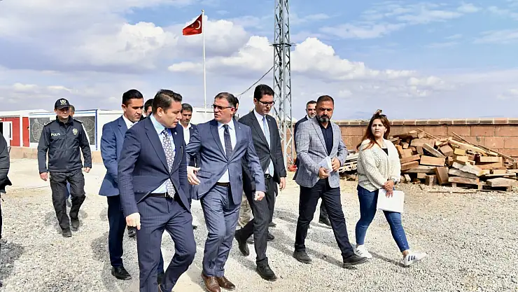 Erciş'teki Tarihi Selçuklu Mezarlığı Restore Ediliyor