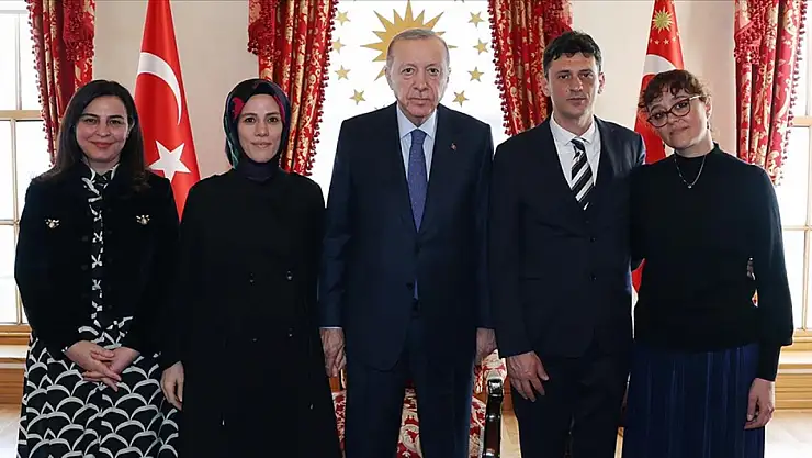 Erdoğan, Mattia Ahmet Minguzzi'nin ailesiyle Dolmabahçe'de görüştü