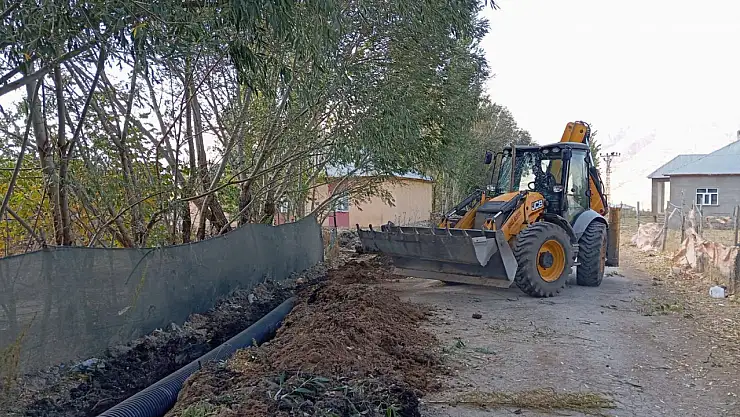 Erek ve Budak Mahallelerinde Altyapı Çalışmaları Devam Ediyor