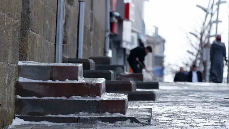 Erzurum -30,6 derece soğuk ile yine zirvede