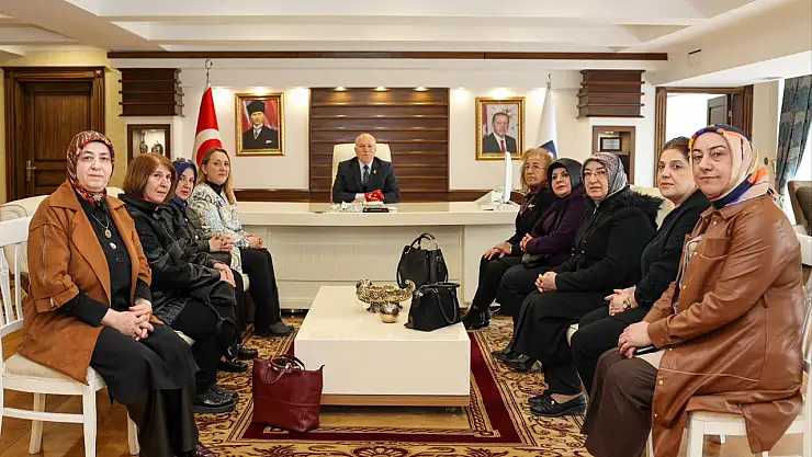 Erzurum Büyükşehir Belediye Başkanı Mehmet Sekmen'e Türk Anneler Derneği'nden Anlamlı Ziyaret