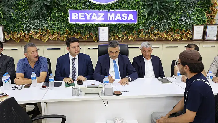 Erzurum Büyükşehir Belediyesi'nden Halk Günü Etkinliği: Vatandaşların İstekleri Dinlendi!