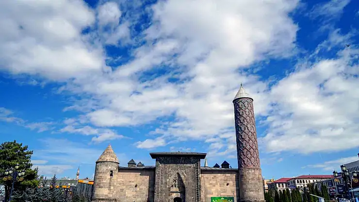 Erzurum çevresine sağanak geliyor yüksek bölgelerde çığ riski var