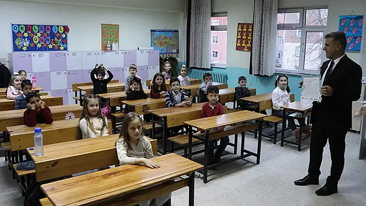 Erzurum'da 14 Nisan Pazartesi yarın okullar tatil mi?