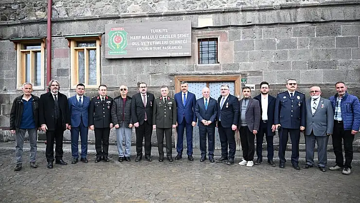 Erzurum'da 18 Mart Buluşması! Protokol, Şehit Aileleriyle Buluştu