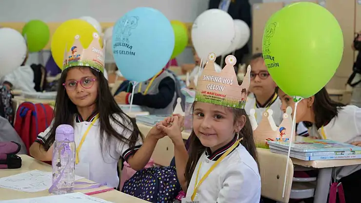 Erzurum'da 2025-2026 eğitim yılı açılışı coşkuyla gerçekleşti, güvenli eğitim vurgusu yapıldı