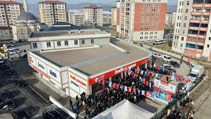 Erzurum'da 9'ncu Halk Pazarı açıldı, vatandaşlar yoğun ilgi gösterdi!
