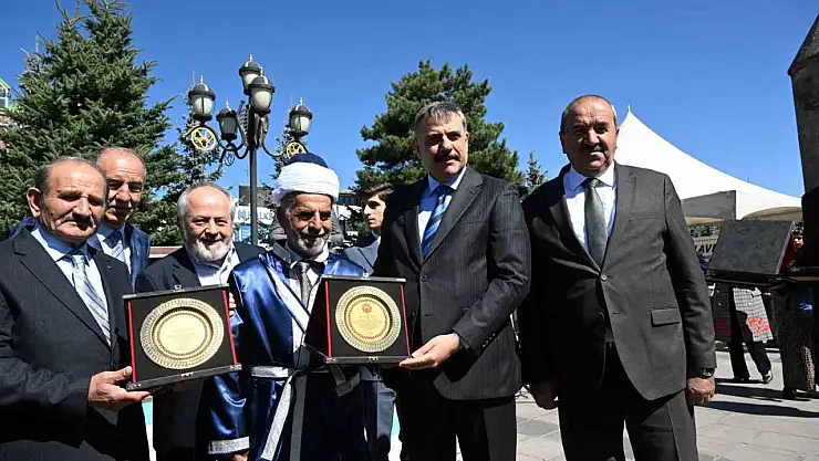 Erzurum'da Ahilik Haftası coşkuyla kutlandı, esnaf ve sanatkârlar onurlandırıldı