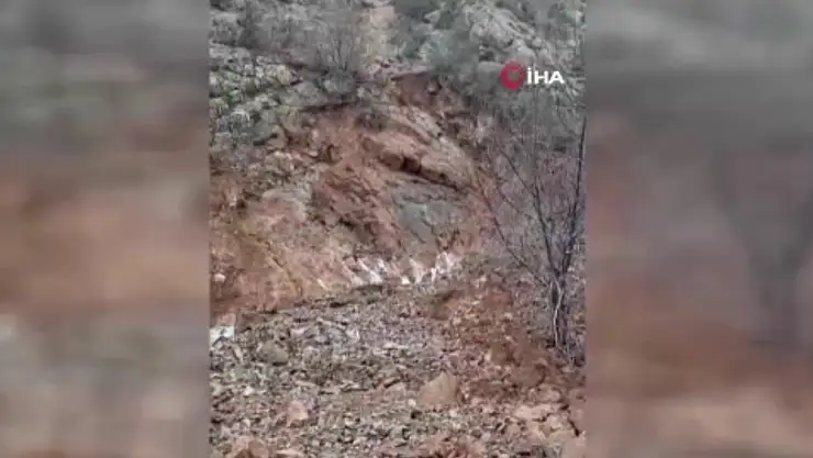Erzurum'da Çamlıkaya tünelinde heyelan: Yol ulaşıma kapandı