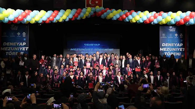 Erzurum'da DENEYAP Projesi mezuniyet coşkusuyla geleceğin teknoloji liderleri yetişiyor