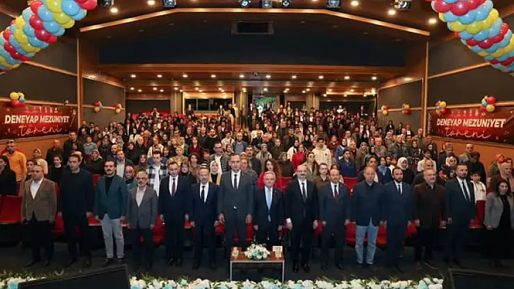 Erzurum'da DENEYAP Teknoloji Atölyeleri Mezuniyet Coşkusu