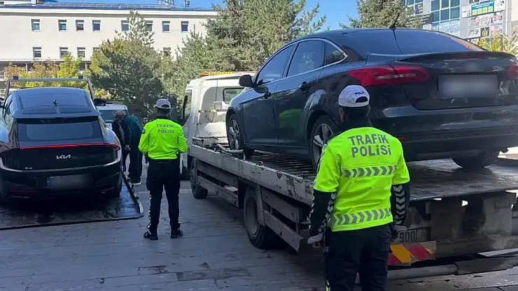 Erzurum'da Drift Atan Sürücülere 46 Bin TL Ceza ve Ehliyet İptali Uygulandı