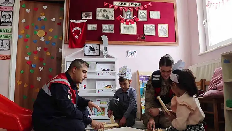 Erzurum'da Dünya Çocuk Hakları Günü'nde öğrencilere bilgilendirme etkinliği düzenlendi