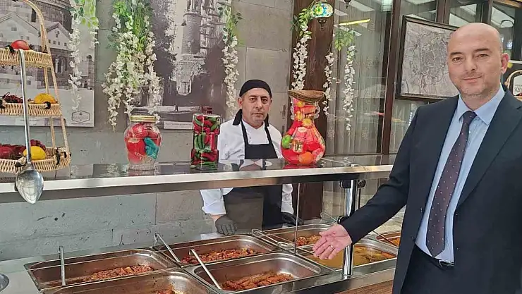 Erzurum'da EBB, Tebriz Kapı'nda Sulu Yemek Hizmetiyle Vatandaşları Bekliyor