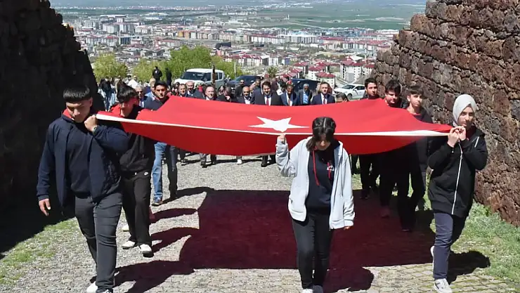Erzurum'da 'Ecdada Vefa' Programı ile Gençlik Haftası Coşkusu
