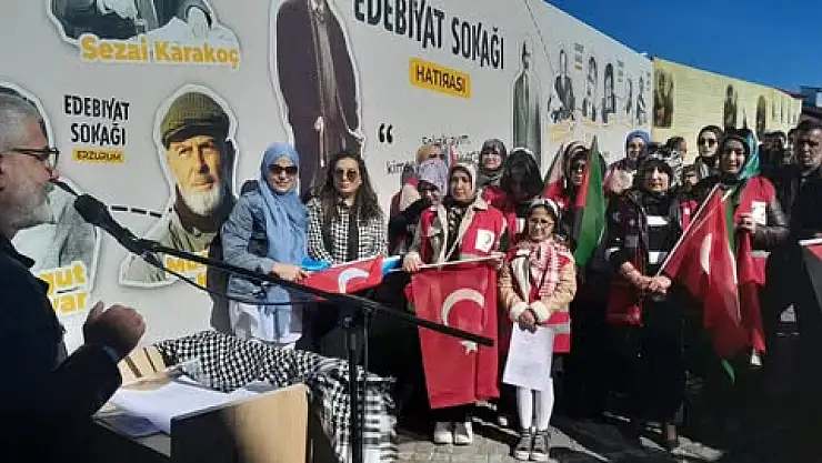 Erzurum'da Edebiyat Sokağı'nda Gazze İçin Şiirler Okundu