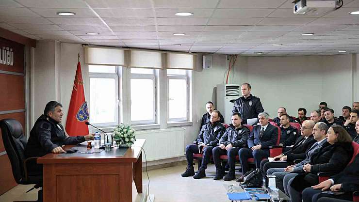 Erzurum'da Emniyet Müdürü Karaburun, Huzur ve Güvenlik İçin Toplantı Düzenledi