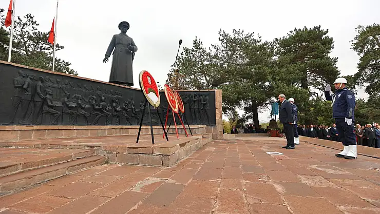 Erzurum'da Gaziler Günü Atatürk Anıtı'nda Anıldı