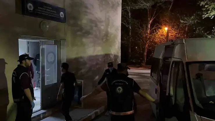 Erzurum'da göçmen kaçakçılığı operasyonunda 20 göçmen yakalandı, 3 kişi tutuklandı
