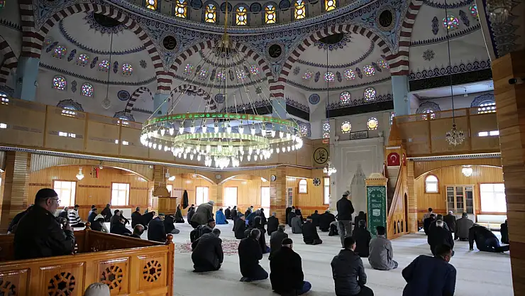 Erzurum'da hafız müezzinin yıllar süren azmi ödülle taçlandı