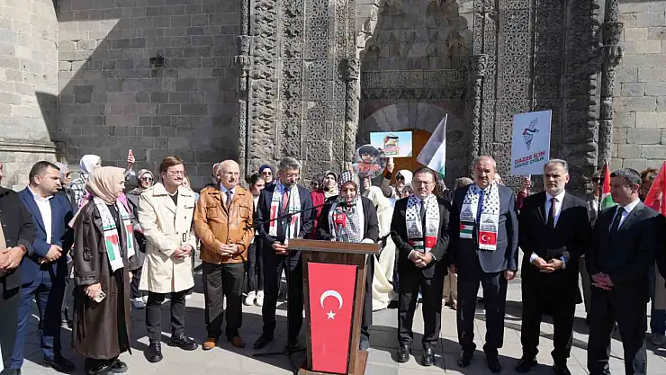 Erzurum'da Kadınlardan Gazze'ye Destek İçin Zincir Oluşturuldu