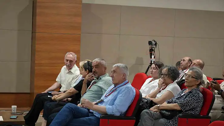 Erzurum'da Karaz Kültürü Sempozyumu: Bilim Adamları Bir Araya Geldi