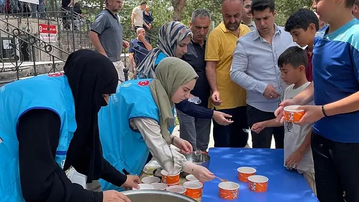 Erzurum'da Muharrem Ayı'na Özel Anlamlı Aşure Programı Gerçekleştirildi