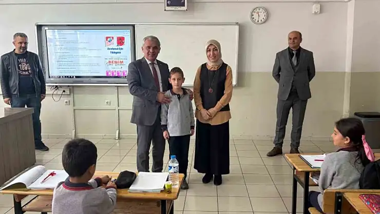 Erzurum'da Öğrencisini Kurtaran Öğretmene Teşekkür Ziyareti