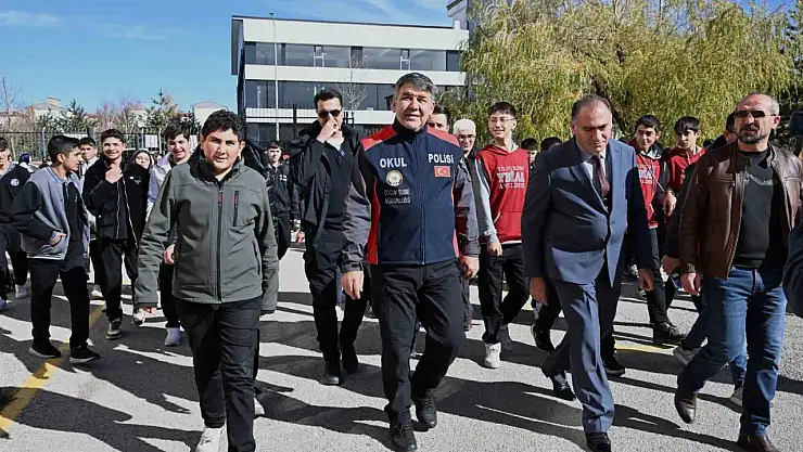 Erzurum'da Okul Güvenliği İçin Her Okula Bir Polis Atandı