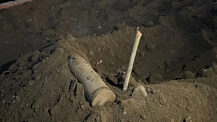 Erzurum'da Peyzaj Çalışmasında 150 Yıllık 2 Top Mermisi Bulundu