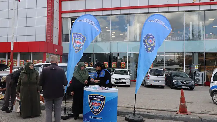 Erzurum'da polis, semt pazarında halkı güvenlik konusunda bilgilendirdi