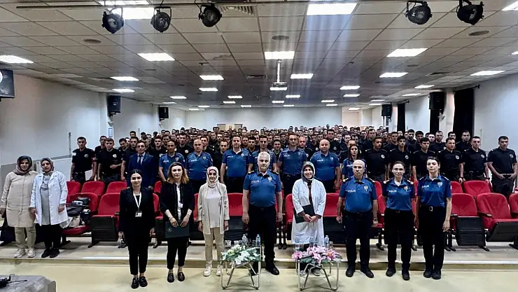 Erzurum'da Sağlık Elçileri Akademisi ile polis eğitiminde sağlıklı yaşam seminerleri verildi