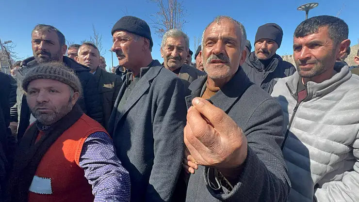 Erzurum'da süt üreticilerinden bedava süt eylemi