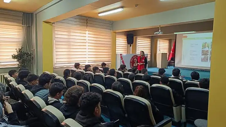 Erzurum'da Terör Farkındalığı: 800 Öğrenciye 'Güvenli Gelecek' Eğitimi Verildi