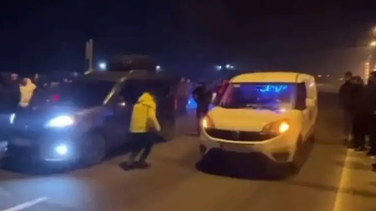 Erzurum'da trafiğe açık yolda yarış yapan sürücülere ağır ceza