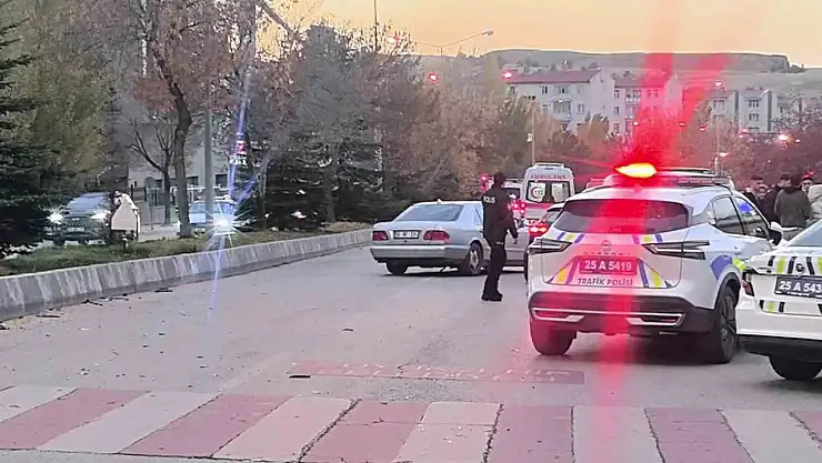 Erzurum'da Trafik Kazası: 3 Yaralı, Araçlarda Maddi Hasar Oluştu