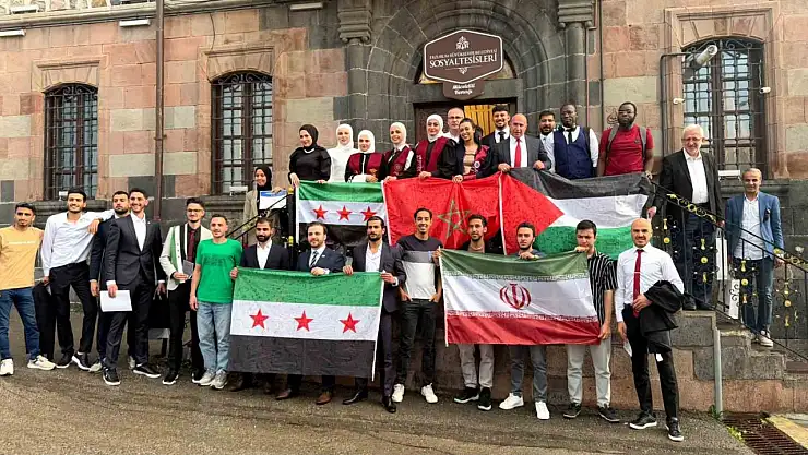 Erzurum'da Uluslararası Öğrenci Derneği 2025 Mezuniyet Töreni Coşku ile Gerçekleşti