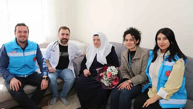 Erzurum'da yaşlılar haftası gönüllere dokundu