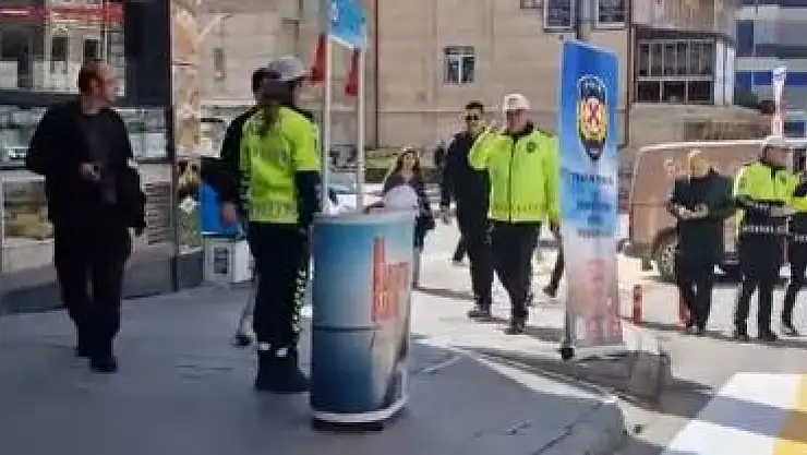 Erzurum'da Yaya Önceliği Farkındalık Etkinliği Düzenlendi