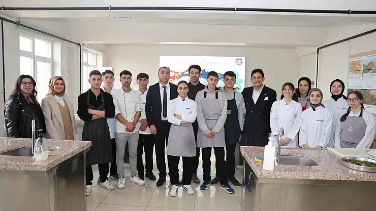 Erzurum'daki Lise, Uluslararası Gastronomi Yarışmasında Türkiye Yedincisi Oldu