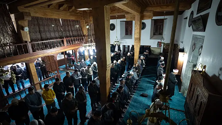 Erzurum'daki tarihi Ayazpaşa Camii'nde asırlık gelenek
