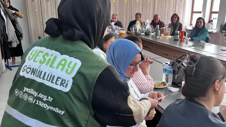 Erzurum Genç Yeşilay'dan Öğretmenler Günü'ne Anlamlı Kutlama