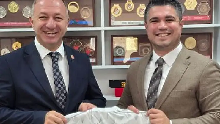 Erzurum Gençlik Spor Kulübü 2025 Formasını Tanıttı