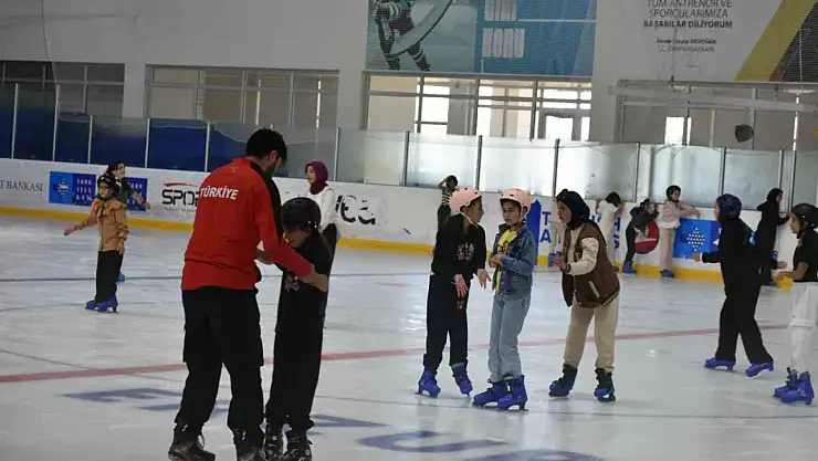Erzurum GSİM'den Yaz Döneminde Kur'an Kurslarına Özel Buz Pateni Eğitimi