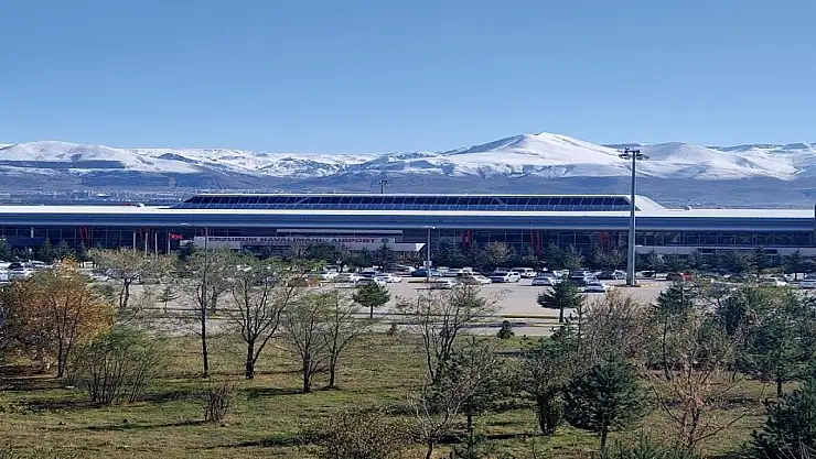 Erzurum Havalimanı'nda Mart ayında 89 bin 729 yolcuya hizmet verildi