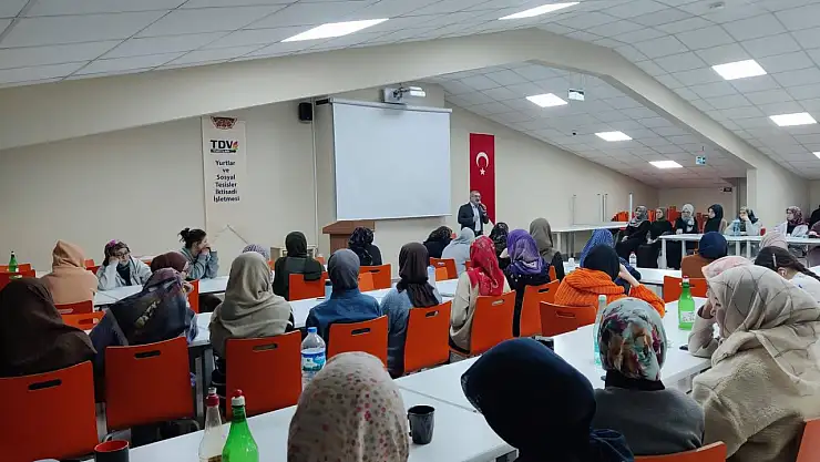 Erzurum İl Müftüsü Çapçı, TDV Kız Öğrenci Yurdu'nda Öğrencilerle Buluştu