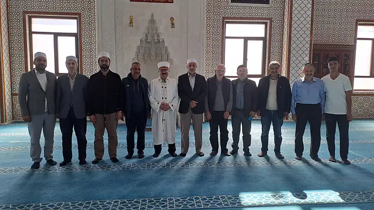 Erzurum İl Müftüsü Yaşar Çapçı, Çamlıca Camii'nde Öğle Namazını Kıldı