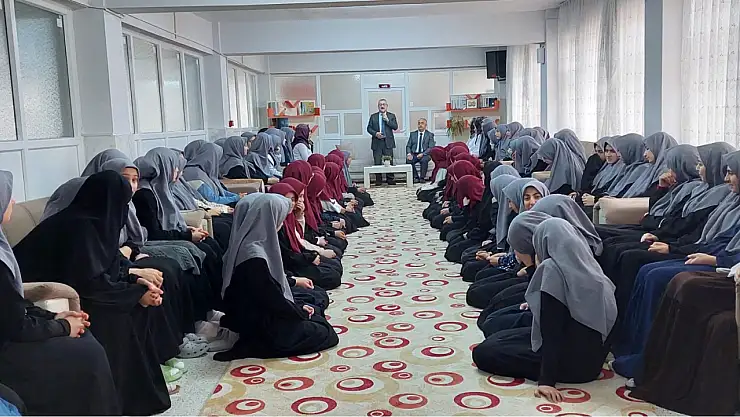 Erzurum İl Müftüsü Yaşar Çapçı, Kur'an Kursu Öğrencileriyle Buluştu