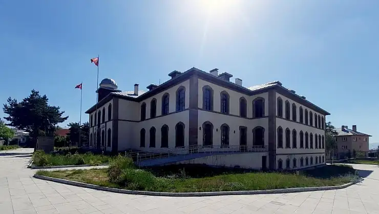 Erzurum Kongre Binası'nda yüz yılın hatırası yaşatılıyor